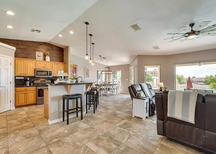 Pet Friendly W/ Private Pool: Havasu Home! Holiday home Lake Havasu City