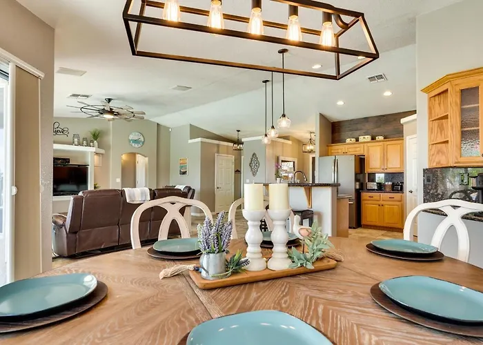 Pet Friendly W/ Private Pool: Havasu Home! Holiday home Lake Havasu City