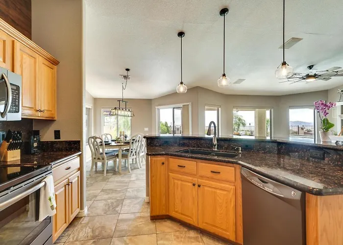 Holiday home Pet Friendly W/ Private Pool: Havasu Home!