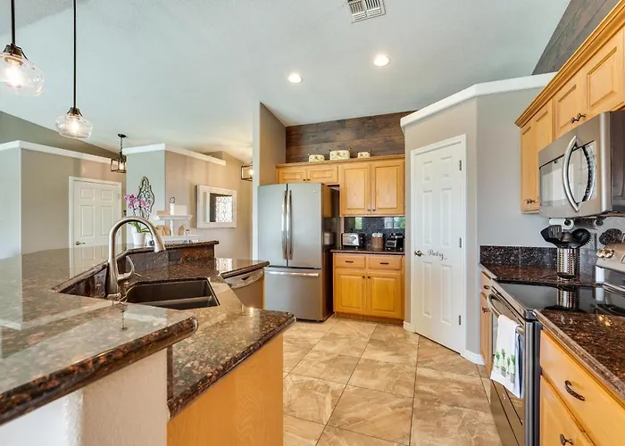 Pet Friendly W/ Private Pool: Havasu Home!