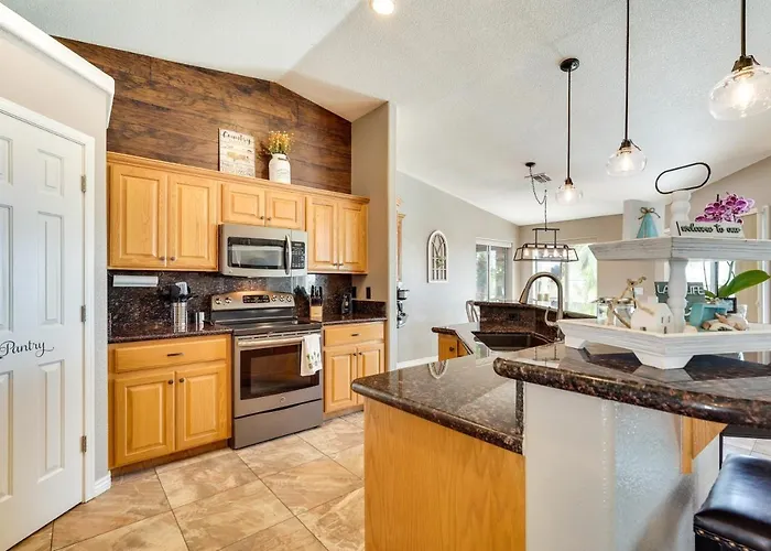 Pet Friendly W/ Private Pool: Havasu Home! * Lake Havasu City
