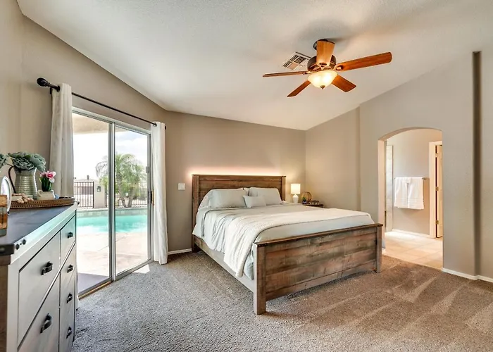 Holiday home Pet Friendly W/ Private Pool: Havasu Home!