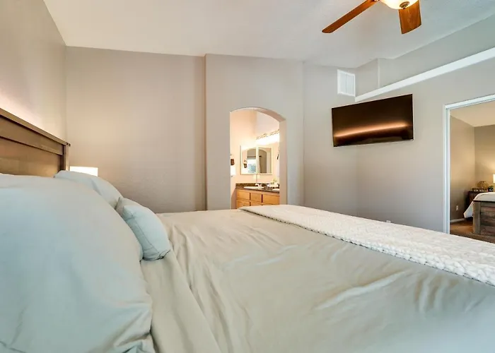 Pet Friendly W/ Private Pool: Havasu Home!