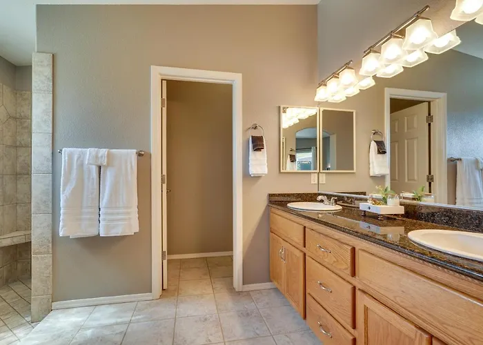 Pet Friendly W/ Private Pool: Havasu Home!